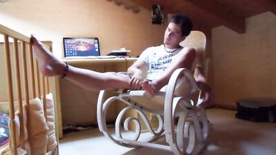 Barefoot Muscle Hottie! Powerful Feet Unleashed in Gay Porn Action