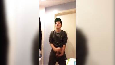 Chav Cap Pubes Foreskin Cum-up!: The Ultimate Solo Gay Porn Experience