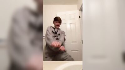 Groove With Cute Guy Dancing: Sexy Music Solo!