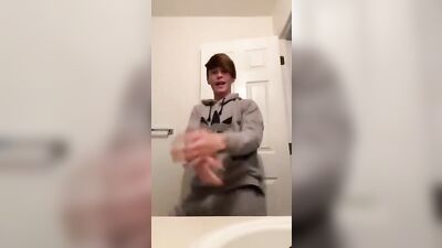Groove With Cute Guy Dancing: Sexy Music Solo!