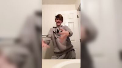 Groove With Cute Guy Dancing: Sexy Music Solo!
