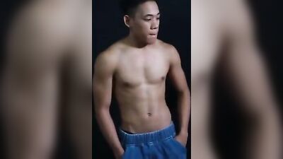 Amateur Boys Sucked Off by the Cameraman: Gay Porn Oral Delight!