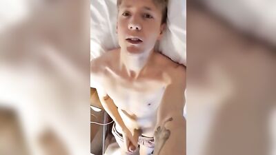 Solo Jerk in Bed - Boys Porn