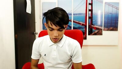 Young Amateurs Expose Their Cam Boy Dreams - Hot Gay Web-Cam Show