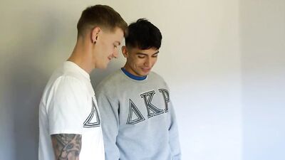 Frat House Oral Madness: Bareback Cum Shots with Boys Having Fun!