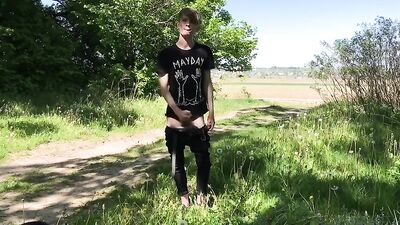 Summer Cumshot Adventure - Exploring the Trails with Big Cocks and Smiling