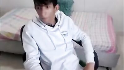 Young & Jizzing: Amateur Cum Shots on Webcam!