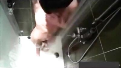 Web-Cam Man in Shower Gay Tube: Solo Sexual Adventure!