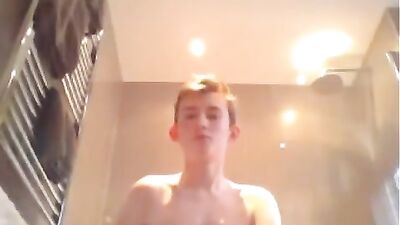 Chat & JO Action in Bathroom: Gay Porn Boys Exciting Adventure!