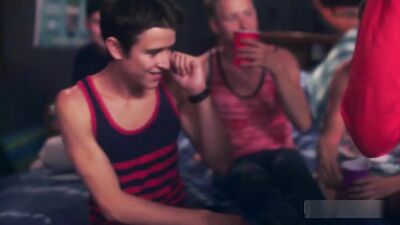 Bareback Twink Cum: Raw Gay Boys Porn!