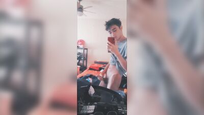 Reflections of Desire: Amateur Cum Shots and Fun in the Mirror