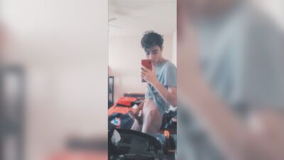 Reflections of Desire: Amateur Cum Shots and Fun in the Mirror