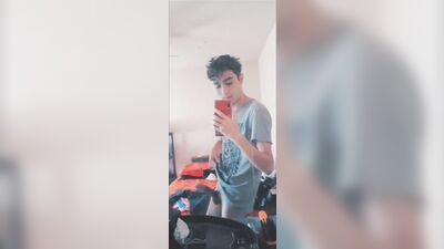 Reflections of Desire: Amateur Cum Shots and Fun in the Mirror