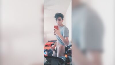 Reflections of Desire: Amateur Cum Shots and Fun in the Mirror