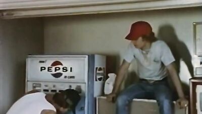 Beach Mechanics: Bareback Big Cocks Muscle Boys