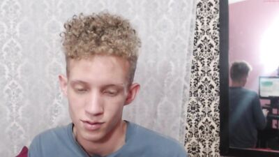 Gay Porn Twink Cam: Skinny Self-Sucker Cocks