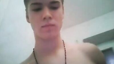 Jerking off solo on webcam - Gay Teen Porn!