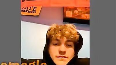 Gay Cam Porn: American Boy Experience