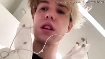 Gay Masturbation Cum Toilet Boys Porn - Quick Web-Cam Solo