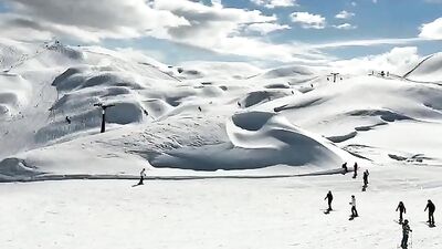 Gay ski station twinks: an erotic adventure on the snowy mountains!