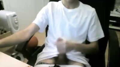 Young & Hungry - Big Cocks Amateur Gay Teen Porn