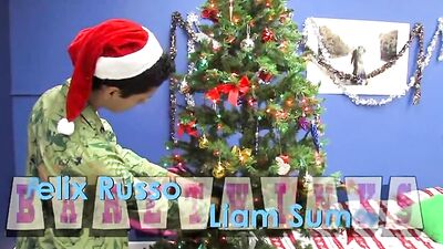 Christmas Bareback Twink Gay Porn Showdown!