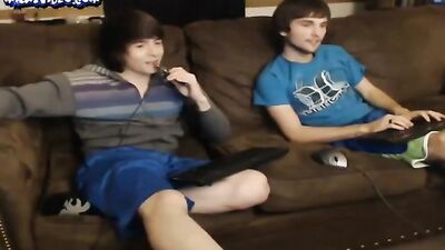 Young Straight Blowjobs: Wild College Boys Gone Gay!