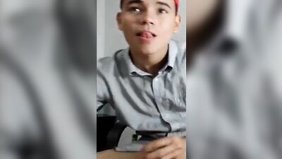 Gay tube boy - Amature - Boy showing off