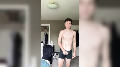 Beauty Boy Strips GayTube - Web-Cam Amateur Solo Porn Fun!