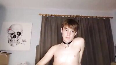 Young boy wanks kinky porn cam! Ammature Cum Shots Fun in this kinky video with young boys wanking and playing with their cocks.