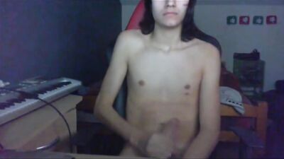 Gay Porn Twink Cumshots and Handjobs!