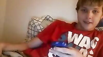 Gangbang with hot tattooed twink wanking and cumming on webcam!