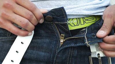 Dominics Muscular Self-Suck Cumshot Explosion