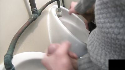 Gang Bang in the Bathroom: Bareback Porn for Gay Hot Boys!