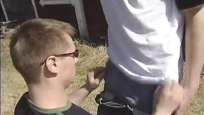 Outdoor Bareback Cum Shots with Boyfriends Fuck Visit