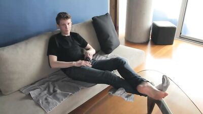 Jons Big Feet and Dick: A Foot Fetish Fantasy