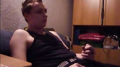 Gay Porn Web-Cam Solo Cumshots and Faces with Young Boys