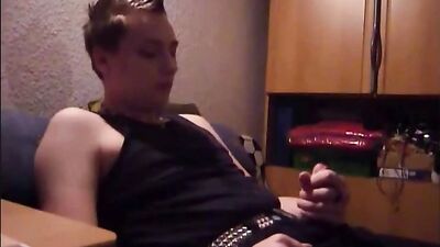 Gay Porn Web-Cam Solo Cumshots and Faces with Young Boys