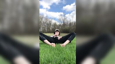 Park Life: Amateur Public Outdoor Jerk-Off Fun!