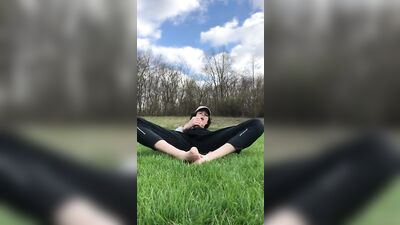 Park Life: Amateur Public Outdoor Jerk-Off Fun!