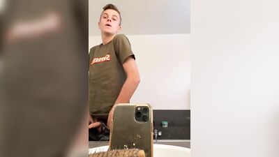 Gay mirror cum shot boys porn: The ultimate video for men seeking pleasure and satisfaction!