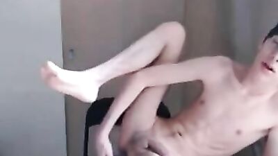 Gay Porn Video: Beautiful Amateur Ass-Play and Cum Shots!