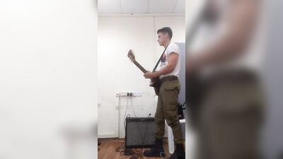 The Guitarist - Fun Music Base Show