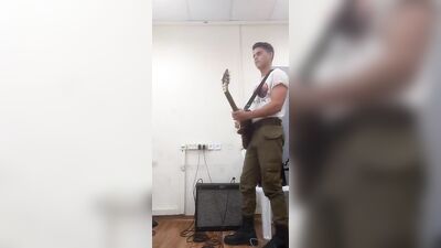 The Guitarist - Fun Music Base Show