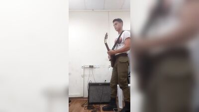 The Guitarist - Fun Music Base Show