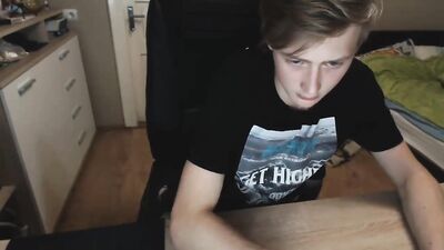 Gay Porn Amateurs: Super Cute Boys Delight!