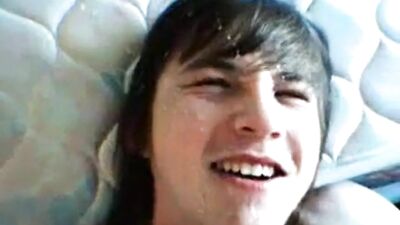 Cum eating twink boys in action - Oral delights!