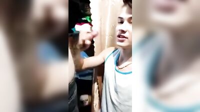 20y bläst schluckt Sperma Boys Porn