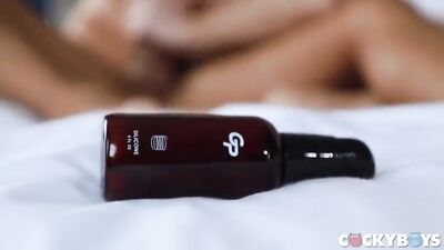 Zach Astors Horny Adventure: Blond Boys, Big Cocks and Oral Action!