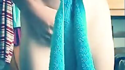 Twink Cumshot Cam: Tasty Porn for Gay Men!